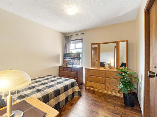 834 Sonora Pl, Qualicum Beach, BC - Indoor Photo Showing Bedroom