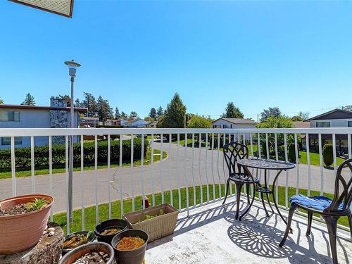 1654 Tasco Close, Saanich, BC - Outdoor With Exterior