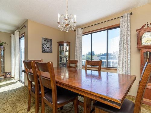 1654 Tasco Close, Saanich, BC - Indoor Photo Showing Dining Room