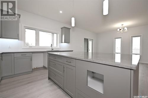 9 2330 Morsky Drive, Estevan, SK - Indoor Photo Showing Kitchen With Upgraded Kitchen