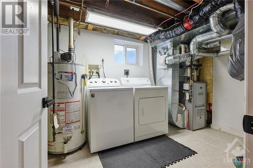 1493 Queenswood Crescent, Ottawa, ON - Indoor Photo Showing Laundry Room