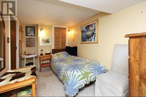 167 Oliver Place, Oakville, ON - Indoor Photo Showing Bedroom