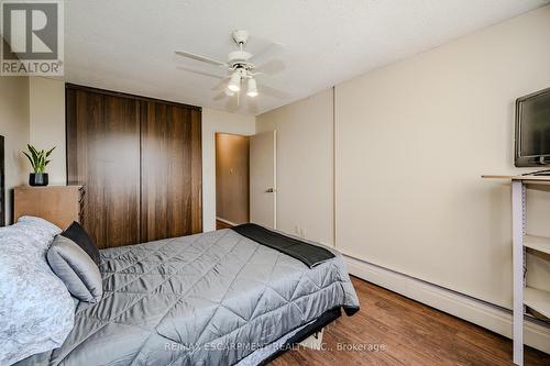 1610 - 975 Warwick Court, Burlington, ON - Indoor Photo Showing Bedroom