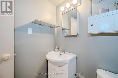 1610 - 975 Warwick Court, Burlington, ON - Indoor Photo Showing Bathroom