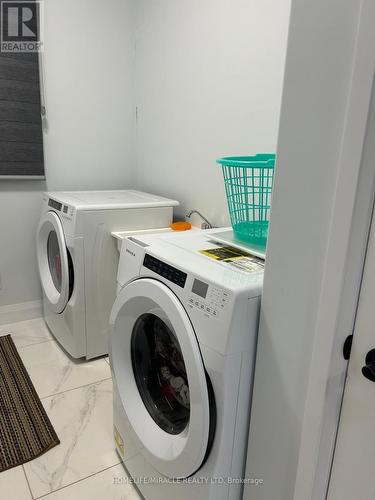 2224 Tripp Drive, London, ON - Indoor Photo Showing Laundry Room