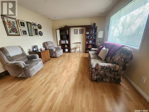 818 Mann Avenue, Radville, SK - Indoor Photo Showing Living Room