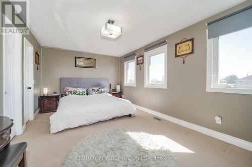1525 Sturgeon Court, Pickering, ON - Indoor Photo Showing Bedroom