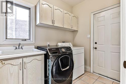 40 Kingmount Crescent, Richmond Hill, ON - Indoor Photo Showing Laundry Room