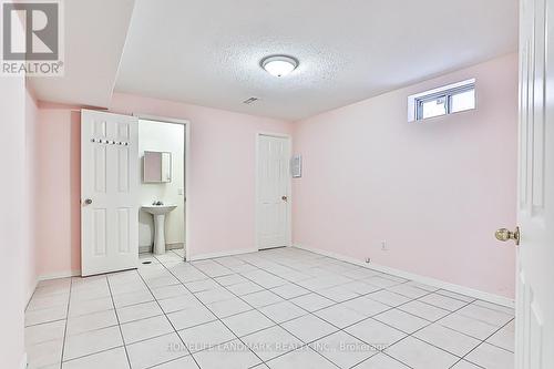 40 Kingmount Crescent, Richmond Hill, ON - Indoor Photo Showing Other Room