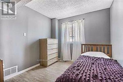 47 Riviera Drive, Vaughan, ON - Indoor Photo Showing Bedroom