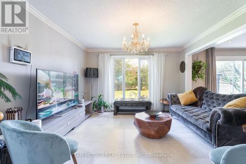 3006 Cornish Road, Mississauga, ON - Indoor Photo Showing Living Room