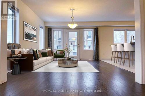 540 Goldenrod Lane, Kitchener, ON - Indoor Photo Showing Living Room