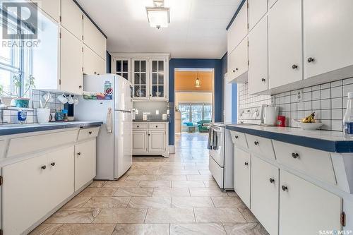 502 10Th Street E, Saskatoon, SK - Indoor Photo Showing Kitchen