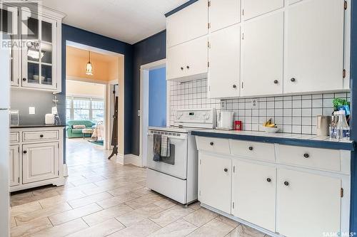 502 10Th Street E, Saskatoon, SK - Indoor Photo Showing Kitchen