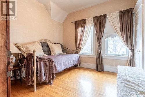 502 10Th Street E, Saskatoon, SK - Indoor Photo Showing Bedroom