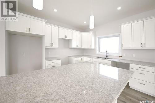 7 2330 Morsky Drive, Estevan, SK - Indoor Photo Showing Kitchen