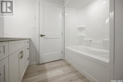 7 2330 Morsky Drive, Estevan, SK - Indoor Photo Showing Bathroom