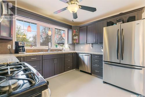 106 Pappas Crescent, Regina, SK - Indoor Photo Showing Kitchen With Stainless Steel Kitchen