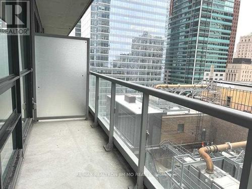 3011 Mb - 70 Temperance Street, Toronto, ON - Outdoor With Balcony With Exterior