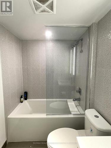 1321 - 585 Bloor Street E, Toronto, ON - Indoor Photo Showing Bathroom