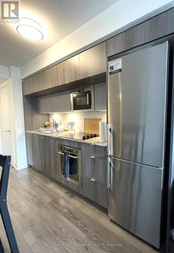 1321 - 585 Bloor Street E, Toronto, ON - Indoor Photo Showing Kitchen With Upgraded Kitchen