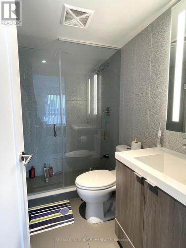 1321 - 585 Bloor Street E, Toronto, ON - Indoor Photo Showing Bathroom