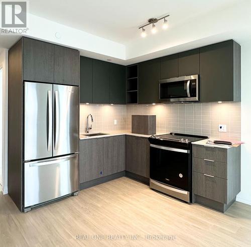 3419 - 50 Dunfield Avenue, Toronto, ON - Indoor Photo Showing Kitchen With Upgraded Kitchen