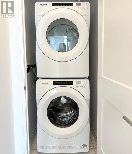 3419 - 50 Dunfield Avenue, Toronto, ON - Indoor Photo Showing Laundry Room