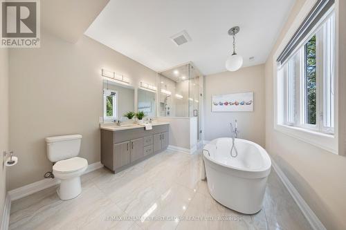 732 Hillview Crescent, Pickering, ON - Indoor Photo Showing Bathroom