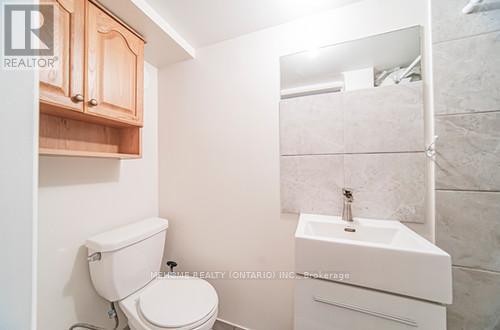 39 Rockport Crescent, Richmond Hill, ON - Indoor Photo Showing Bathroom