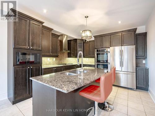 183 Maurier Boulevard, Vaughan, ON - Indoor Photo Showing Kitchen With Double Sink With Upgraded Kitchen