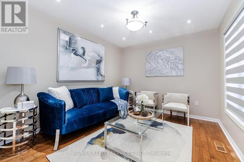 8 Sugarhill Drive, Brampton, ON - Indoor Photo Showing Living Room
