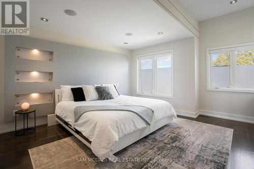 685 Montbeck Crescent, Mississauga, ON - Indoor Photo Showing Bedroom