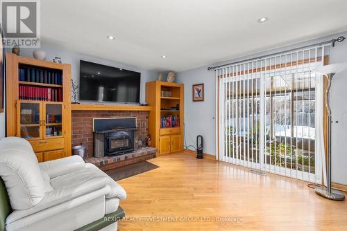 1485 Kenilworth Crescent, Oakville, ON - Indoor Photo Showing Living Room With Fireplace