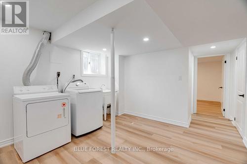 911 Wellingsboro Road, London, ON - Indoor Photo Showing Laundry Room