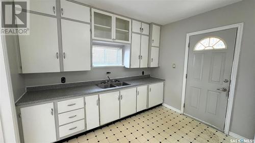 1434 13Th Street W, Prince Albert, SK - Indoor Photo Showing Kitchen With Double Sink