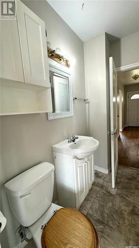 1434 13Th Street W, Prince Albert, SK - Indoor Photo Showing Bathroom