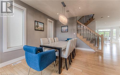 430 Rideau River Street, Waterloo, ON - Indoor Photo Showing Living Room