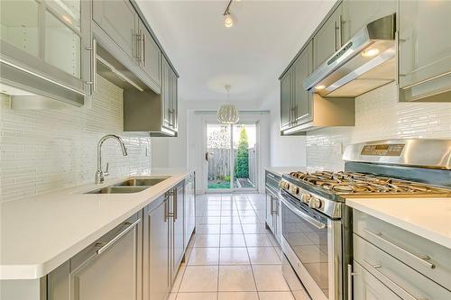 104 Frances Avenue|Unit #42, Stoney Creek, ON - Indoor Photo Showing Kitchen With Stainless Steel Kitchen With Double Sink With Upgraded Kitchen
