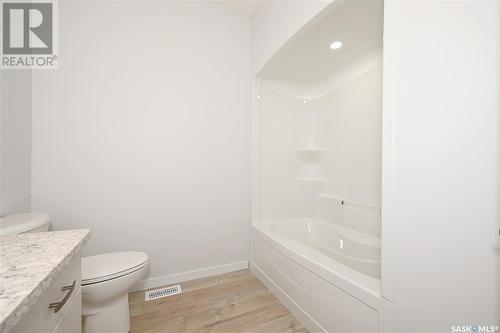 8 2330 Morsky Drive, Estevan, SK - Indoor Photo Showing Bathroom