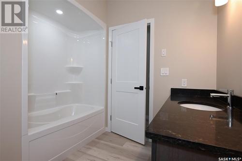 10 2330 Morsky Drive, Estevan, SK - Indoor Photo Showing Bathroom