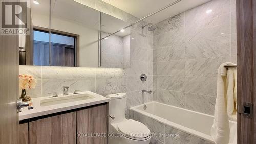 #506 - 85 Mcmahon Drive, Toronto, ON - Indoor Photo Showing Bathroom