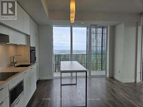 5611 - 8 Eglinton Avenue E, Toronto, ON - Indoor Photo Showing Kitchen With Upgraded Kitchen
