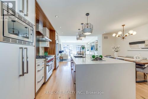 393 Summerhill Avenue, Toronto, ON - Indoor Photo Showing Kitchen With Upgraded Kitchen