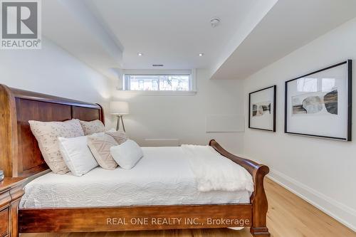 393 Summerhill Avenue, Toronto, ON - Indoor Photo Showing Bedroom