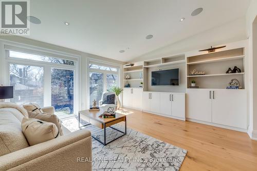393 Summerhill Avenue, Toronto, ON - Indoor Photo Showing Living Room