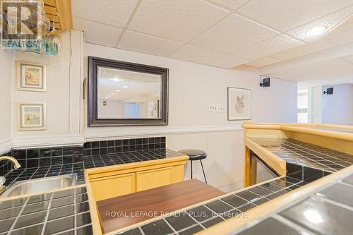 3551 Burningelm Crescent, Mississauga, ON - Indoor Photo Showing Kitchen