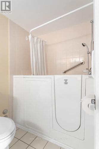 1405 - 100 Millside Drive, Milton, ON - Indoor Photo Showing Bathroom