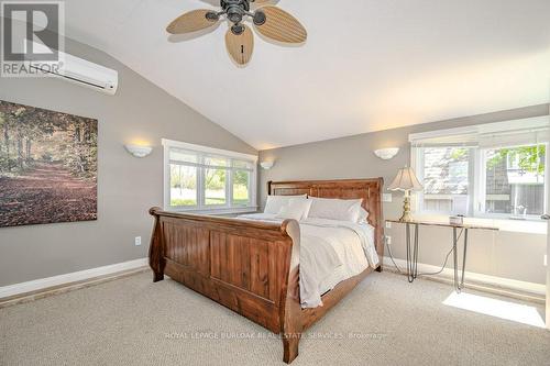 1833* King Road, Burlington, ON - Indoor Photo Showing Bedroom