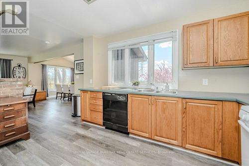 1833* King Road, Burlington, ON - Indoor Photo Showing Kitchen With Double Sink